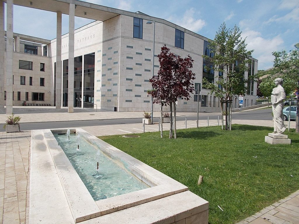 Budaörs Város Önkormányzata. Mészkő. (2005)- Budaörs, Szabadság út 134